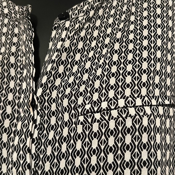 Soirée Women's Sz M Sleeveless Geometric Button Down Blouse - Picture 3 of 5